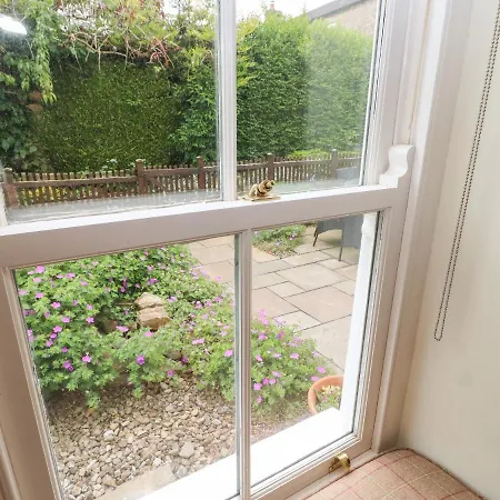 Nyaraló Hutchinson House *